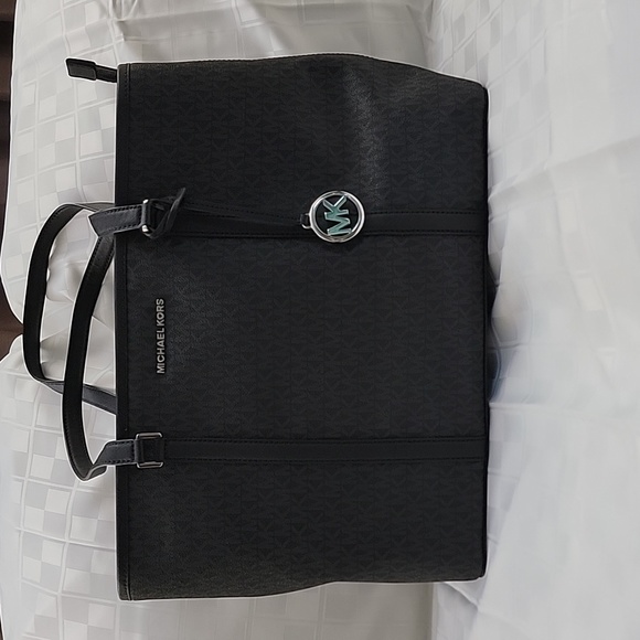 Michael Kors black leather tote purse and matching wallet. - Picture 2 of 12